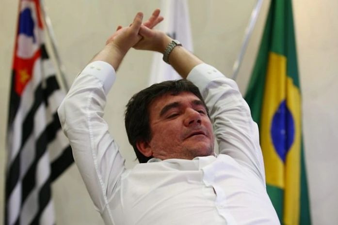 Presidente do Corinthians fala de Bruno, Dunga e confirma que já ficou com Rosane Collor