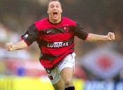 Com gol de Petkovic, Fla vence o Atlético-GO no Serra Dourada