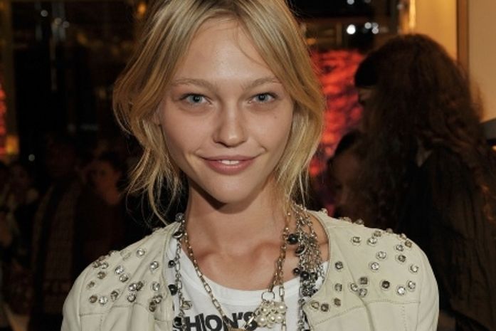 "Não precisa ser tão magra para ser bonita", diz modelo número três do mundo