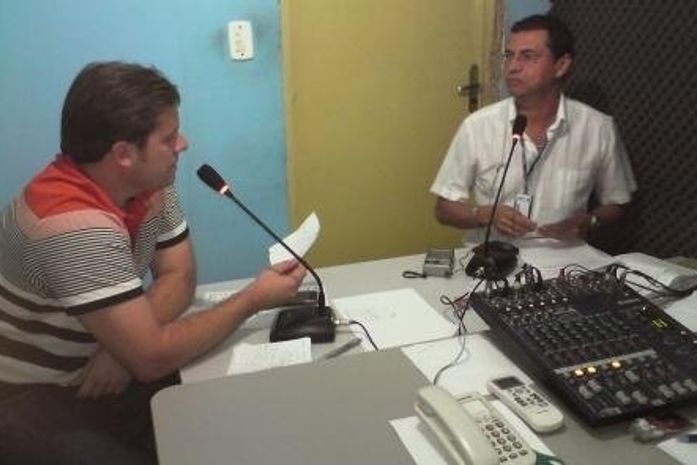 Marx Beltrão destaca obras de infraestrutura durante entrevista às rádios de Coruripe