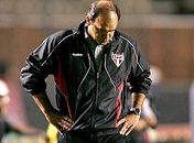 Diretoria corre para achar substituto para Gomes até o jogo contra o Inter