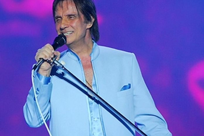 Roberto Carlos renova contrato com a Sony para lançar mais quatro CDs