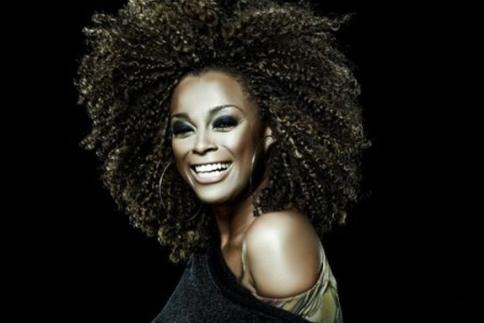 Ídolos 2010: Paula Lima leva vida profissional agitada