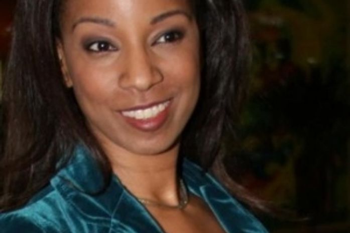 Atriz prepara sua volta à televisão, mas nega papel em novela do SBT