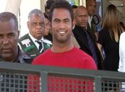 Bruno ficou em silêncio na audiência e deixou o juizado sorrindo