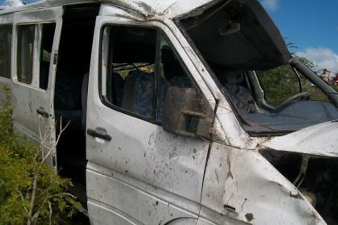 Van ficou totalmente destruida.