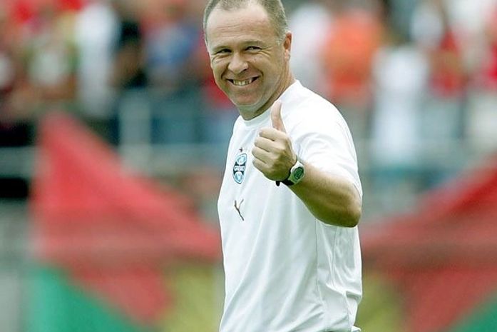 Mano Menezes aceita convite e é o novo técnico da seleção brasileira