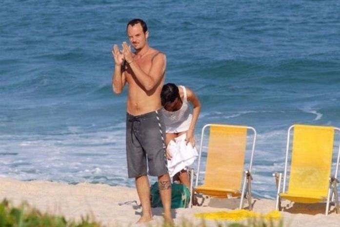 Paulinho Vilhena atropela moto de paparazzo e diz que foi acidente