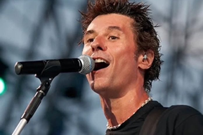 Dinho Ouro Preto abre jogo sobre drogas: 'uma vez fumei crack, mas eu odiei'