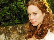 Mariana Ximenes vive a vilã Clara em Passione