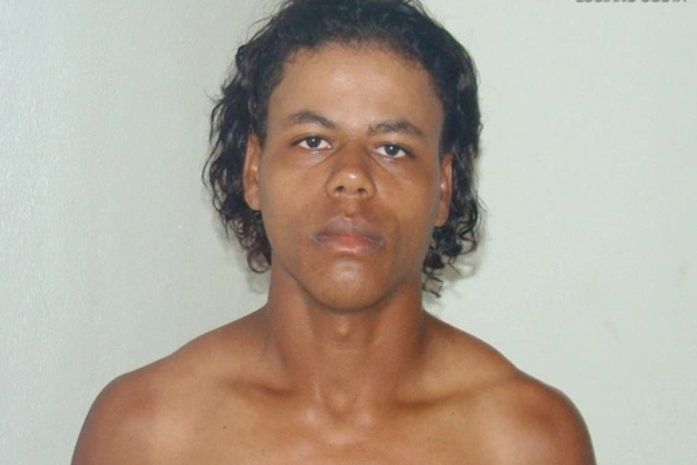 Prisão: homem ameaça ex-mulher e destrói carrinho de bebê