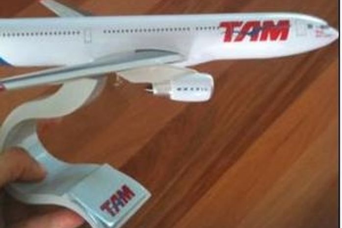 Supresaa: Ivete Sangalo prega peça em seguidores no Twitter