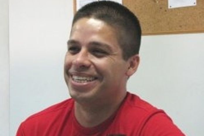 Na sede da FAF, árbitro alagoano Francisco Carlos recebe escudo de aspirante FIFA