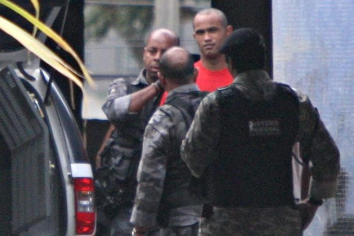 Goleiro Bruno é indiciado por homicídio, segundo a polícia de Minas