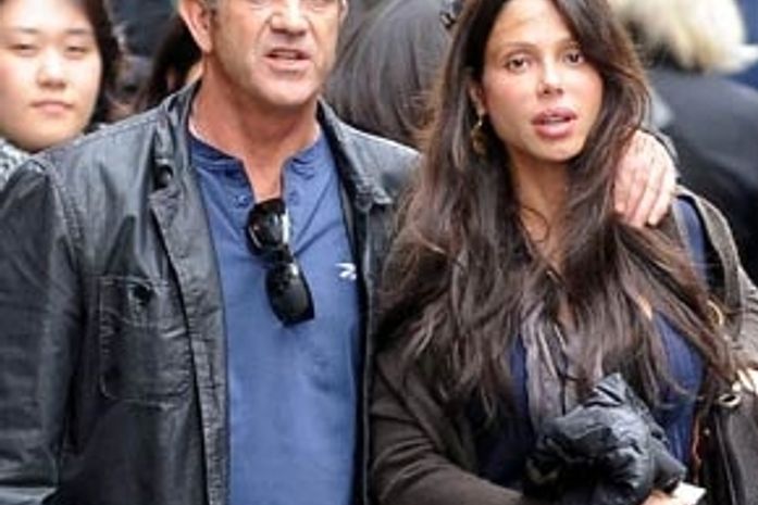 Site divulga email em que Mel Gibson se desculpa com a ex por agressão