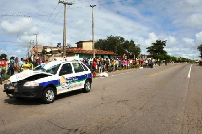 Dois adolescentes são atropelados e mortos por carro de prefeitura