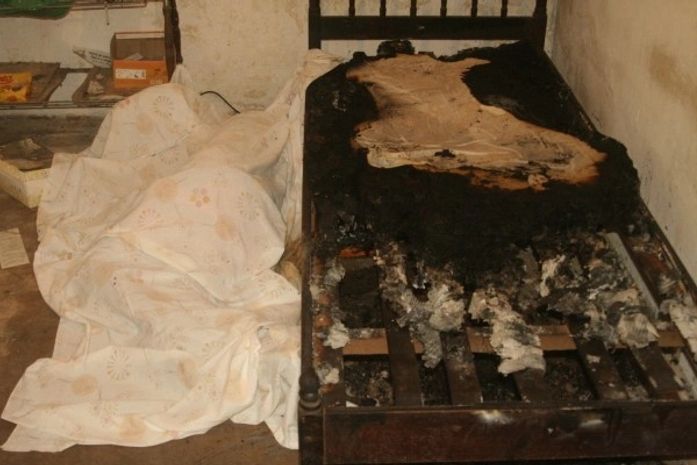 Deficiente mental põe fogo na casa e morre queimado em Penedo