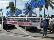 Correligionários de Rosinha da Adefal levam faixa contra Quintella