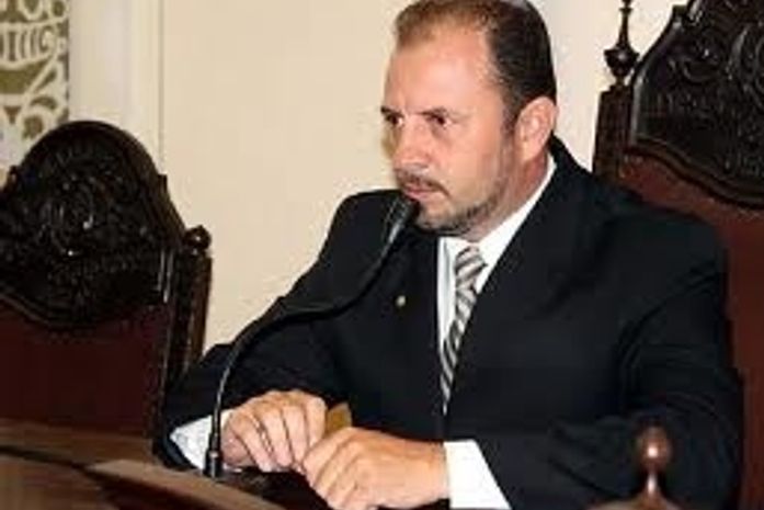 Antonio Albuquerque recebe alta da Santa Casa e ja está em casa