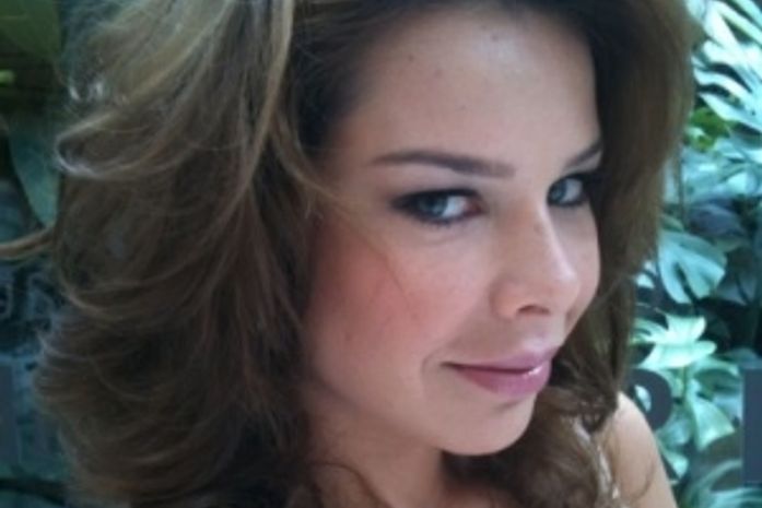 Mulher fatal: Fernanda Souza exibe seu novo penteado no Twitter