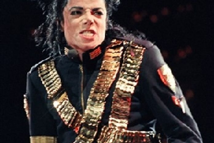 Mansão onde Michael morreu está à venda por 29 milhões de dólares