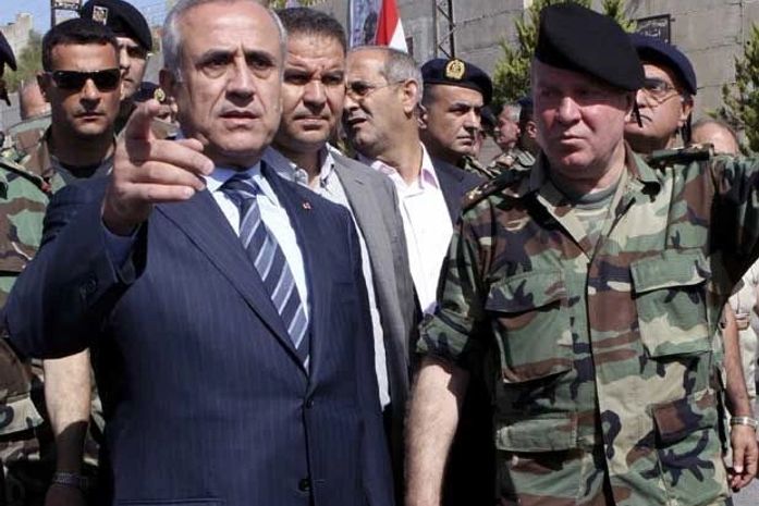 Presidente libanês visita fronteira e promete armar Exército