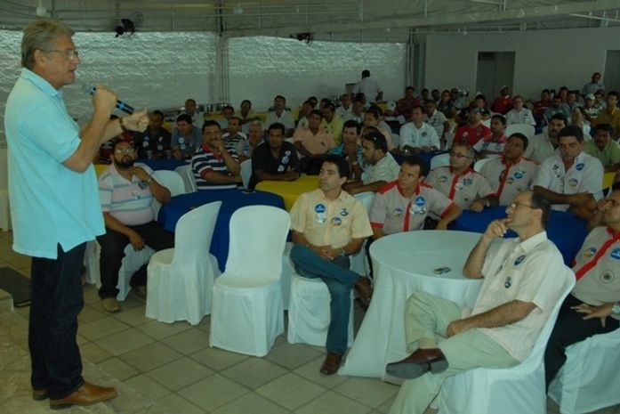 Filha de Cicero Almeida e lideranças do Transporte Alternativo fecham com Téo Vilela