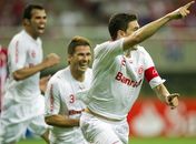 Inter vira em quatro minutos e larga em vantagem na final da Libertadores