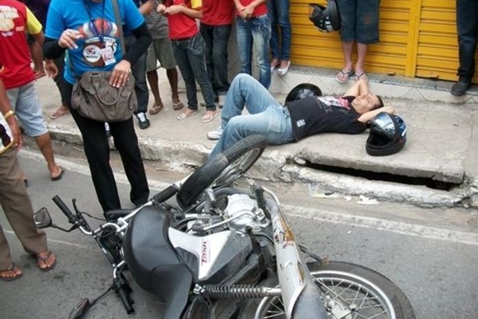 Arapiraca: Colisão entre moto e caminhonete deixa motociclista gravemente ferido