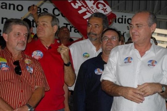 Vídeo:Lessa prefere silêncio em evento de Sindicatos para não repetir "erro"