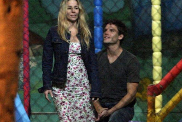 Danielle Winits e Jonatas Faro frequentam igreja evangélica, diz jornal