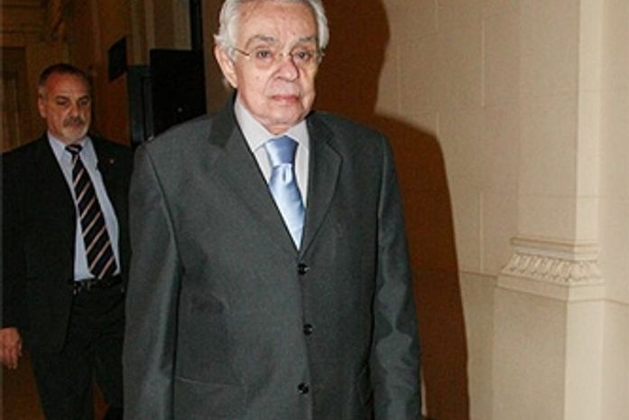 No CTI: Humorista Chico Anysio se recupera bem após cirurgia