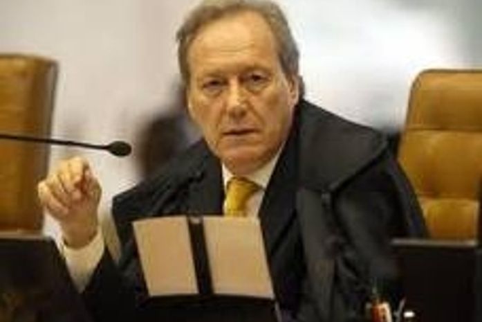 Presidente do TSE diz que Ficha Limpa moraliza os cotumes políticos