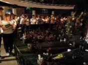 Vigília em Graceland marca os 33 anos de morte de Elvis Presley