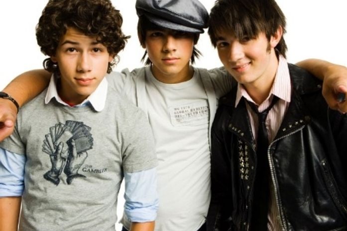 Pré-venda de ingressos para shows dos Jonas Brothers no Brasil começa nesta segunda-feira (16)