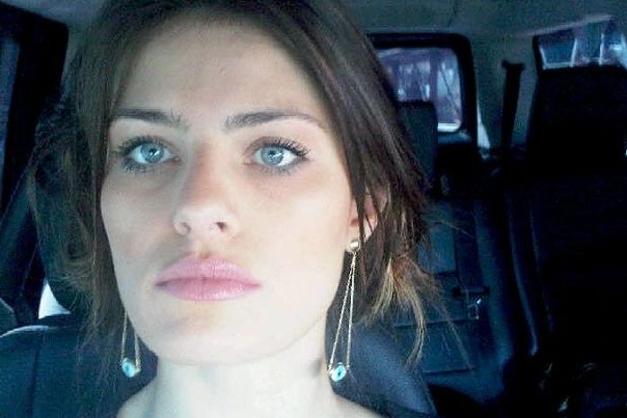Isabeli Fontana posta foto no carro e diz que é "maloca pura"