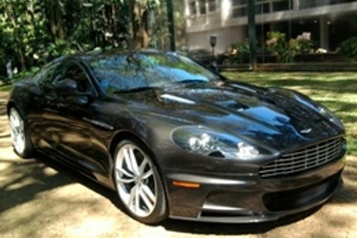 Aston Martin apresenta seus carros esportivos no Brasil