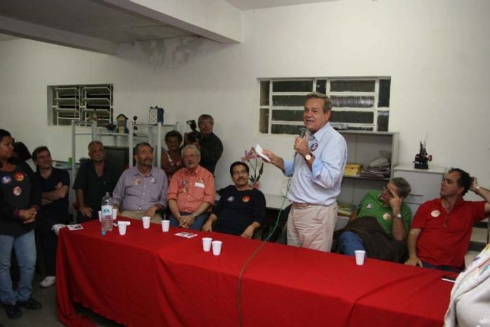 Lessa é recebido com festa na Associação de Mulheres de Palmeiras