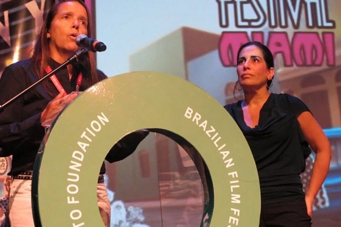 Em Miami, Gloria Pires pede que 'todos rezem' por Fábio Barreto