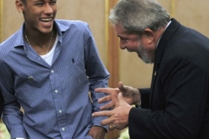 Lula diz que Santos deu lição a outros times ao segurar Neymar