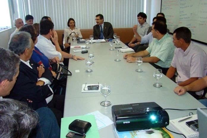 Produtores de leite e gestores públicos analisam ações da Cadeia Produtiva do Leite