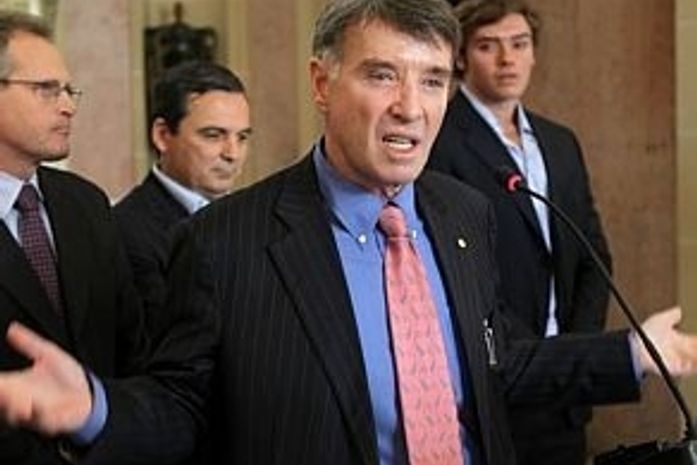 Eike Batista promete R$ 100 milhões para reforçar segurança do Rio até 2014