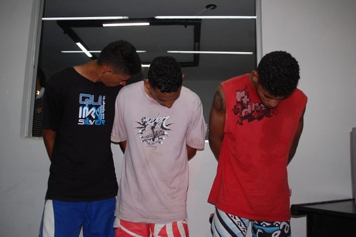 Os três foram  encaminhados para Central de Polícia 