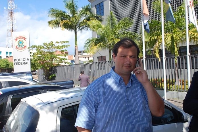 Dudu Holanda presta depoimento na Polícia Federal