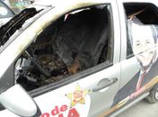 Carro incendiado