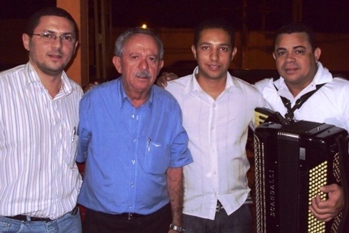 Melhor sanfoneiro do Brasil passa em Palmeira dos Índios e abraça população