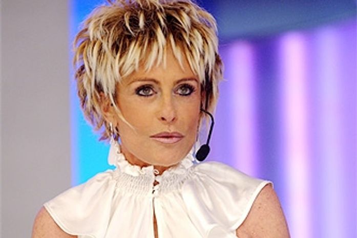 Ana Maria Braga faz programa com conjuntivite nos olhos