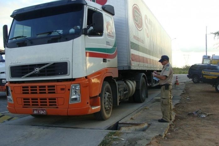 PRF: 147 toneladas de carga em excesso flagradas em operação
