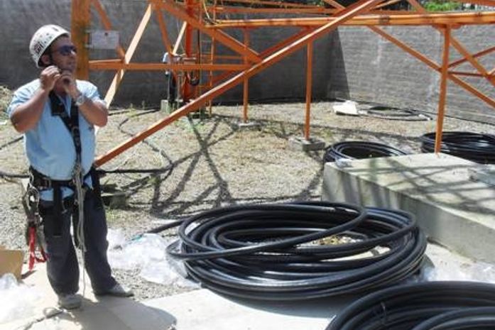 Jacob Brandão inaugura telefonia móvel em Mata Grande