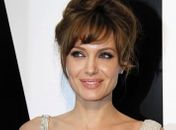 Angelina Jolie deixa de ser vegetariana por causa da saúde